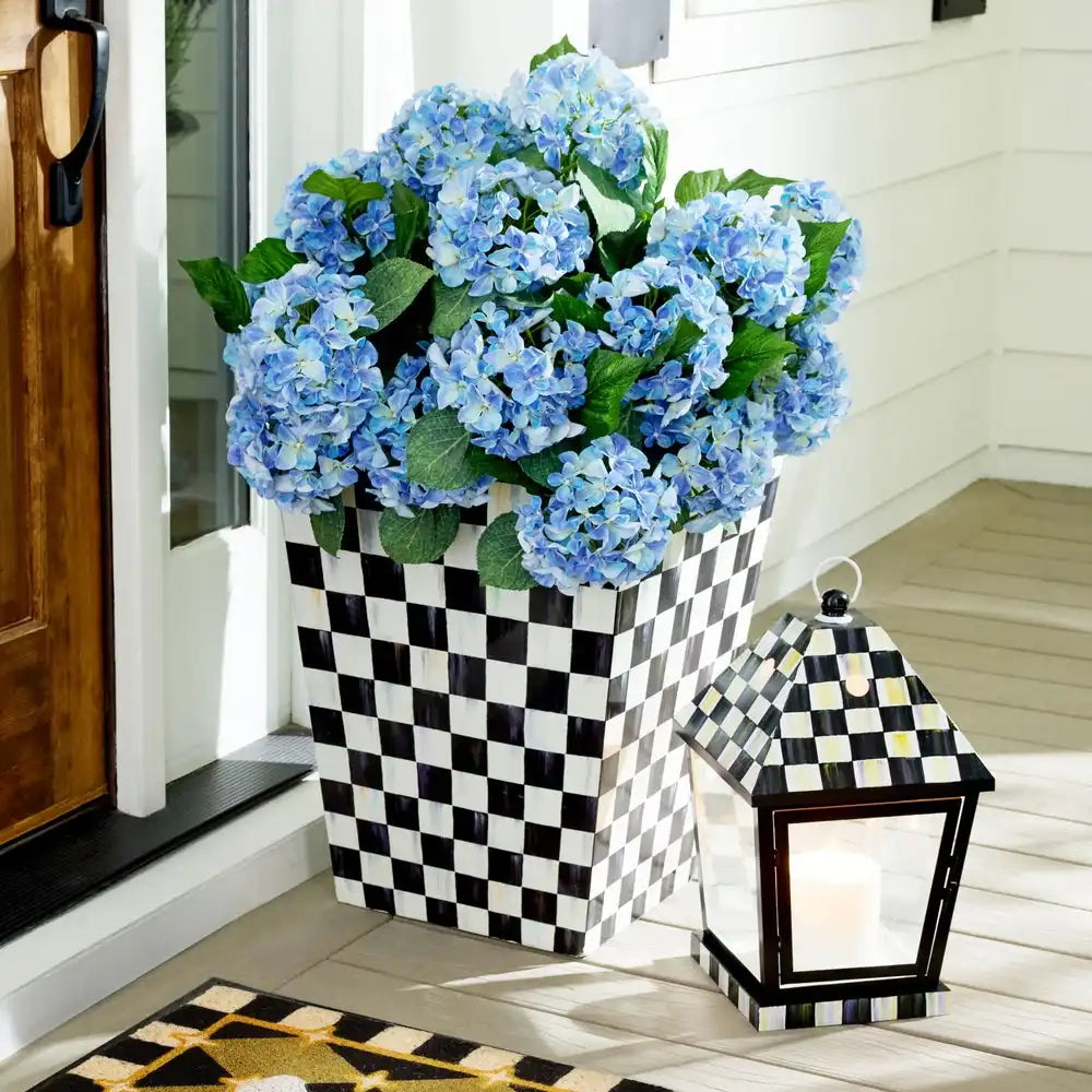 Courtly Check 20" Planter
