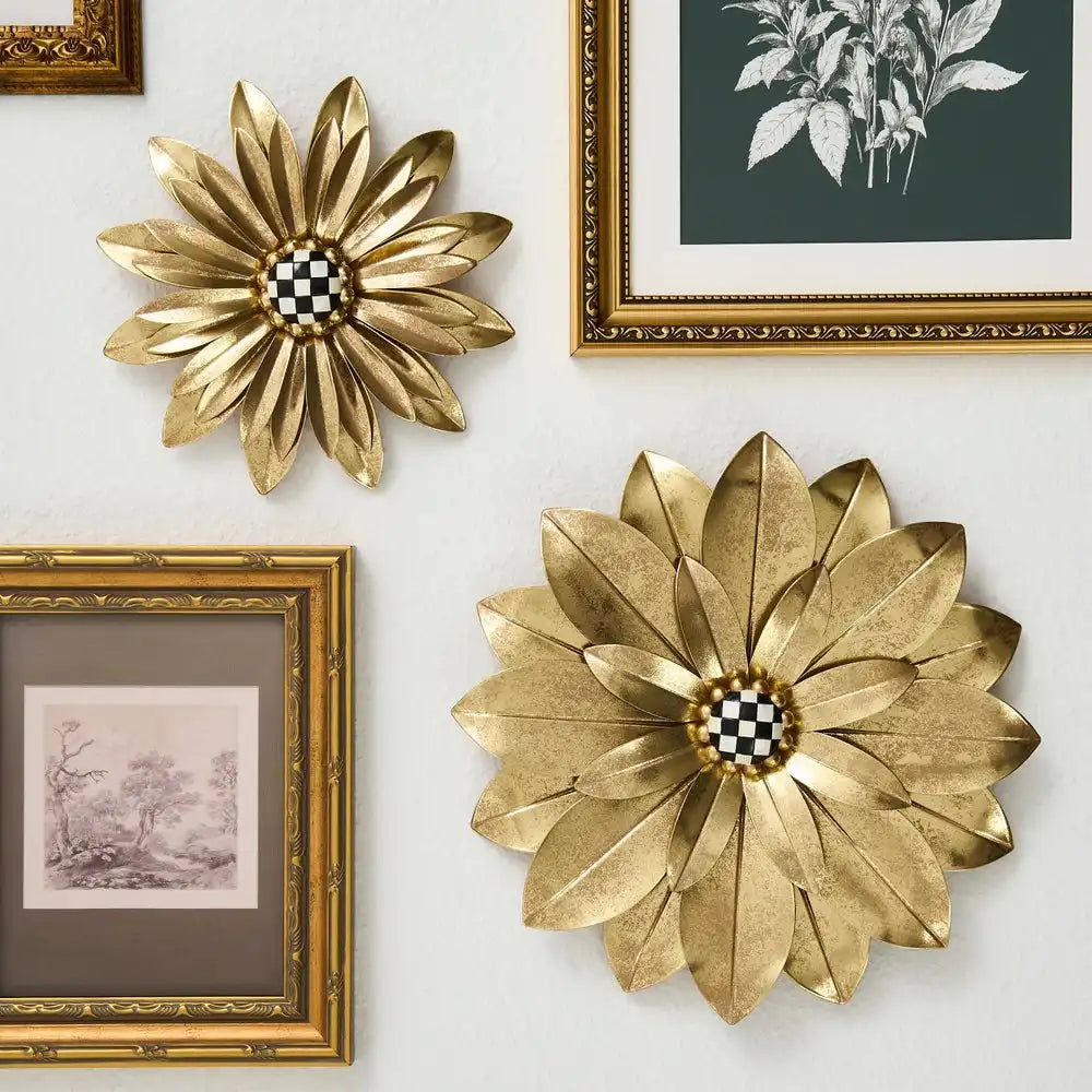 Courtly Golden Large Wallflower