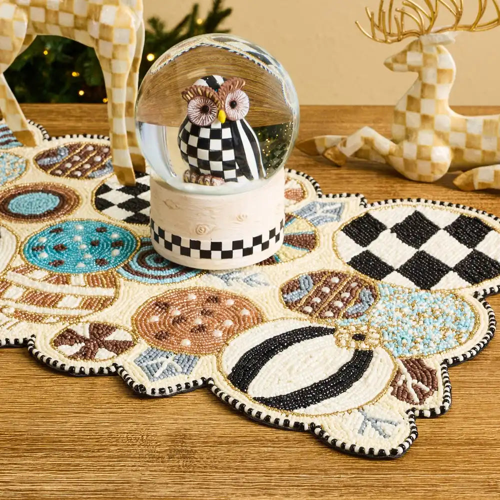 Natural Noel Jolly Ornaments Table Runner